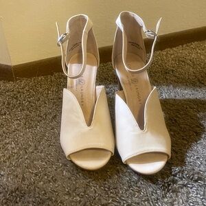 Chinese Laundry Heels, size 8.5 US/39 Euro